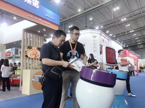 擎朗餐飲服務機器人亮相2019中國國際食品餐飲博覽會，引領餐飲服務新變革
